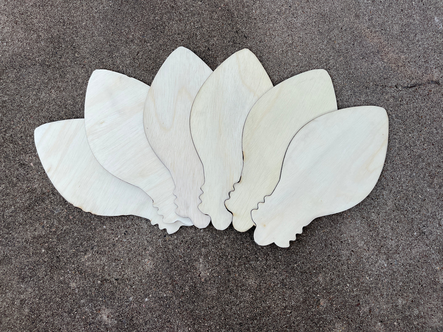 DIY Christmas Bulb Yard Signs