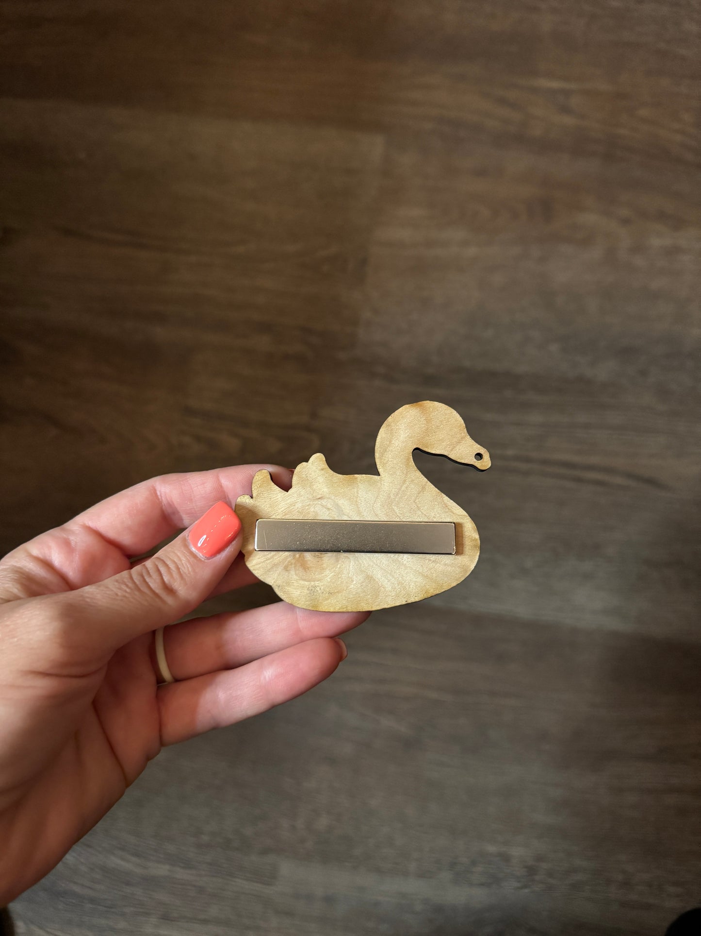 White Swan Keychain/Magnet
